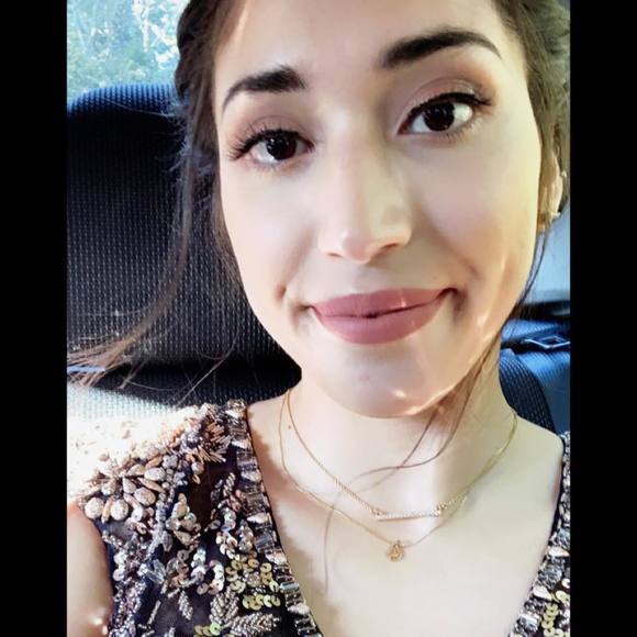 Profile Picture of Bella Cazorla (@bcazorla) on Poshmark