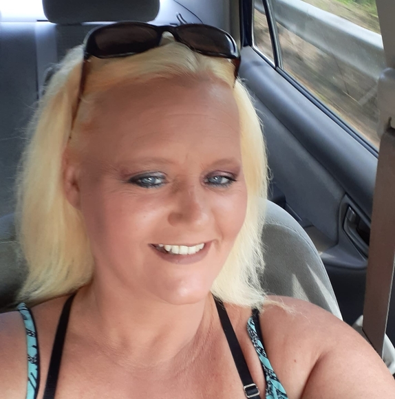 Profile Picture of Raelynn Ibrahim (@raelynn39) on Poshmark