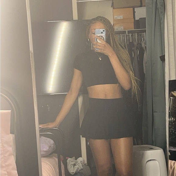 Profile Picture of Autumn Holmes (@autumnholmes941) on Poshmark