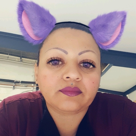 Profile Picture of Aidelina Montoya (@aidelina1976) on Poshmark