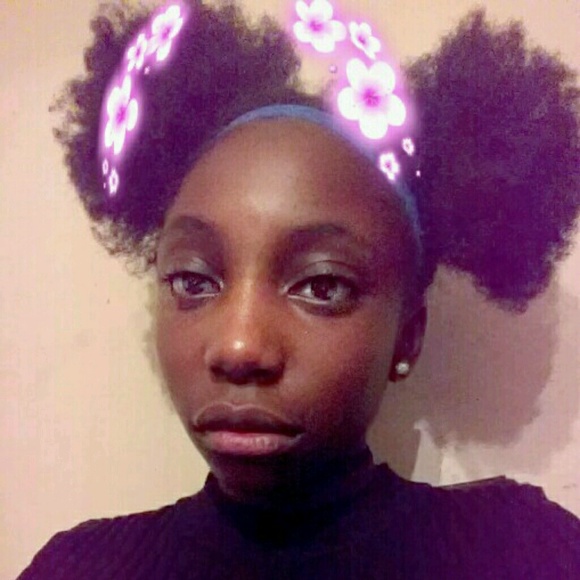 Profile Picture of Cindy Gana (@cgana54) on Poshmark