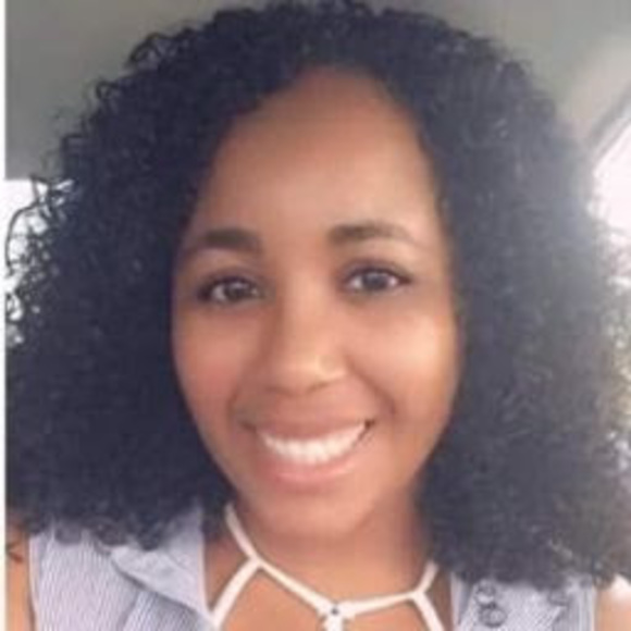 Profile Picture of Janelle Daniels (@janelledanie245) on Poshmark