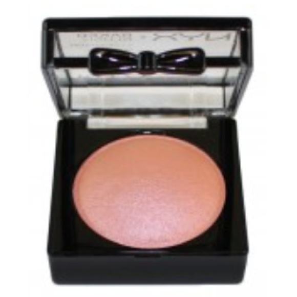 Profile Picture of Daniela Blanco (@thebalmandnars) on Poshmark