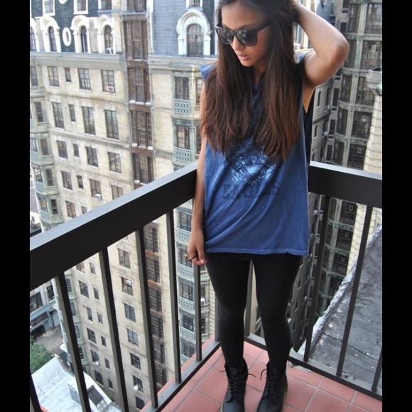 Profile Picture of Kim Hannah (@hannahkimm) on Poshmark