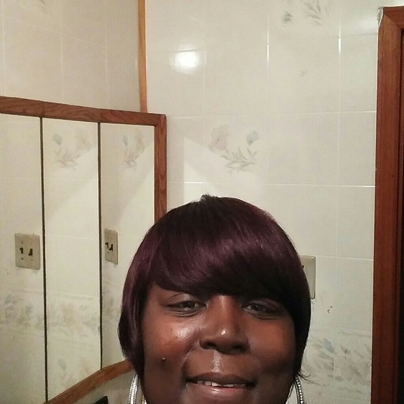 Profile Picture of Linda Gilliard (@lgilliard3) on Poshmark