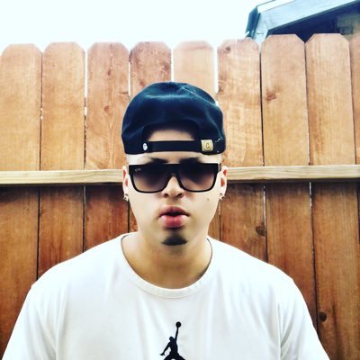 Profile Picture of Armando Cisneros (@cizn3roz) on Twitter