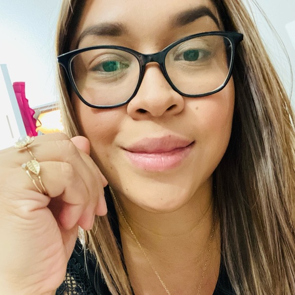 Profile Picture of Claudia Rodriguez (@ararodrig) on Poshmark