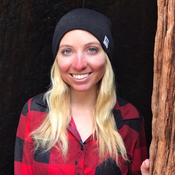 Profile Picture of Emily Sorger (@emilysorger) on Poshmark