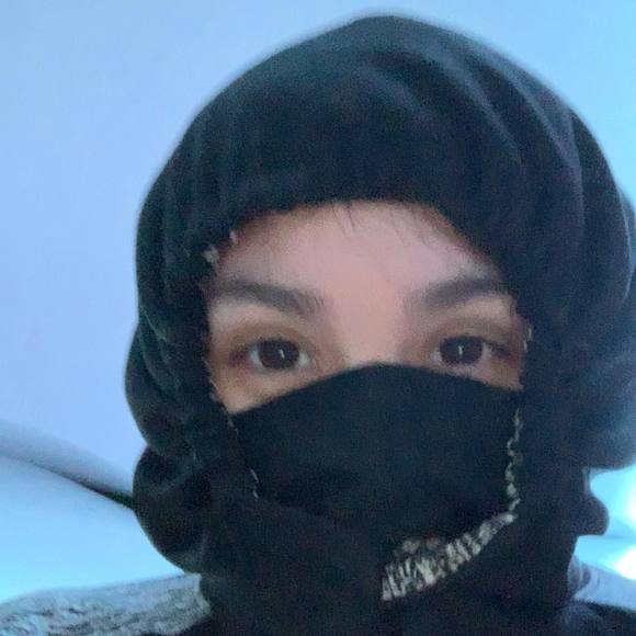 Profile Picture of Luis Abarca (@luisabarca870) on Poshmark