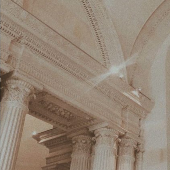 Profile Picture of Julia Alvara (@jubean212) on Poshmark