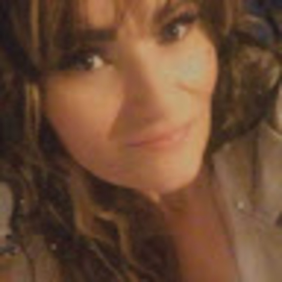 Profile Picture of Jecca D. rasmussen (@jeccas_styles4u) on Poshmark