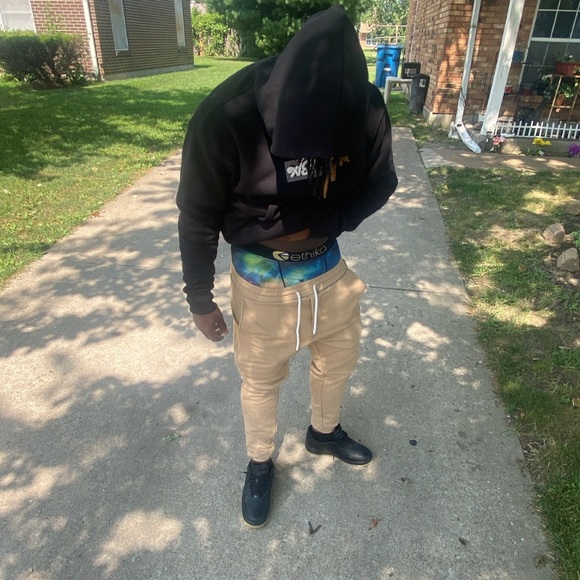 Profile Picture of Aaron Beasley (@badazzspike) on Poshmark