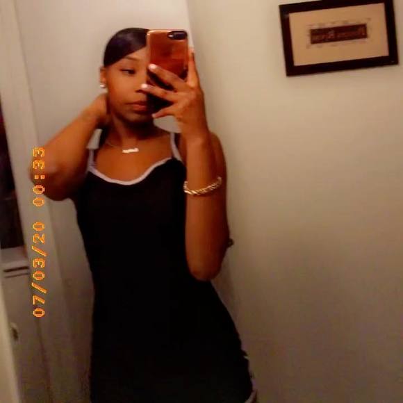 Profile Picture of Nazihah Morman (@nazihah) on Poshmark