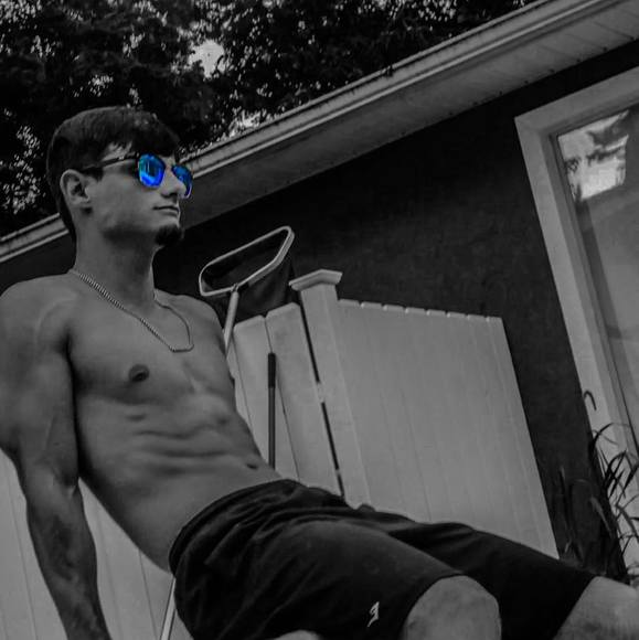 Profile Picture of Daniel Bowen (@theofficialbo) on Poshmark