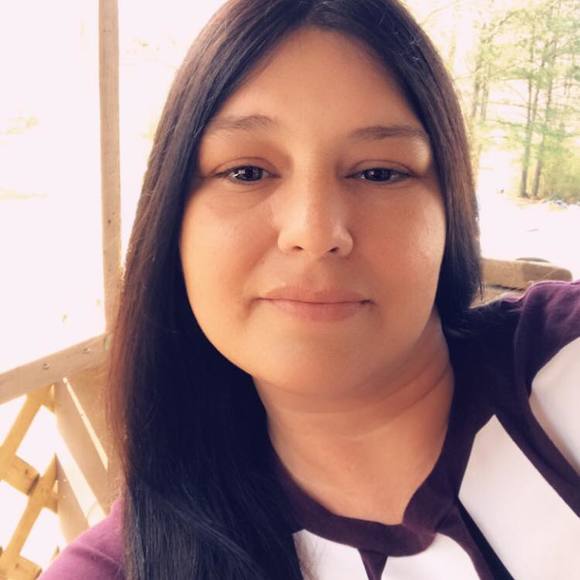 Profile Picture of Mandy Rushing (@mandymoon1982) on Poshmark