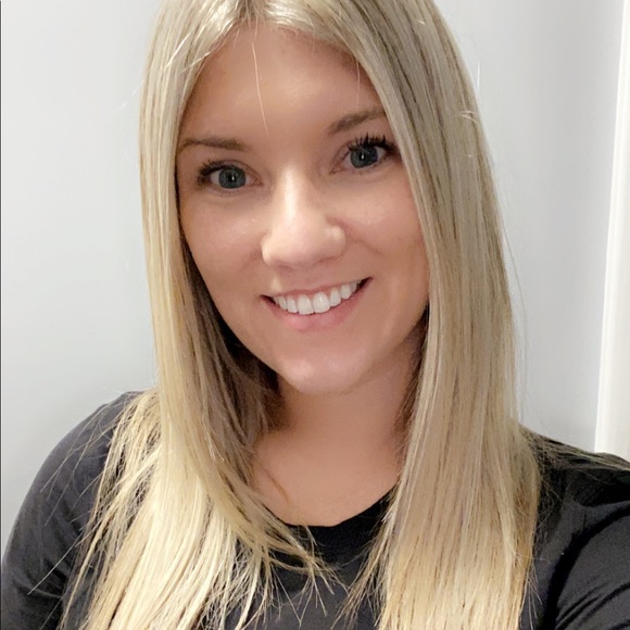 Profile Picture of Taylor Higgins (@taylorhiggin432) on Poshmark