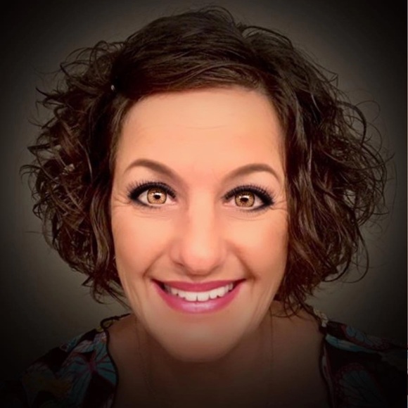 Profile Picture of Carla Foster (@csf13) on Poshmark