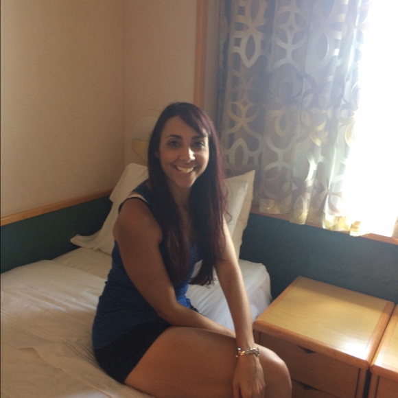 Profile Picture of Dana Denaro (@danad1983) on Poshmark
