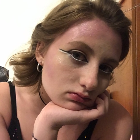 Profile Picture of Kathryn Dudko (@khdudko) on Poshmark