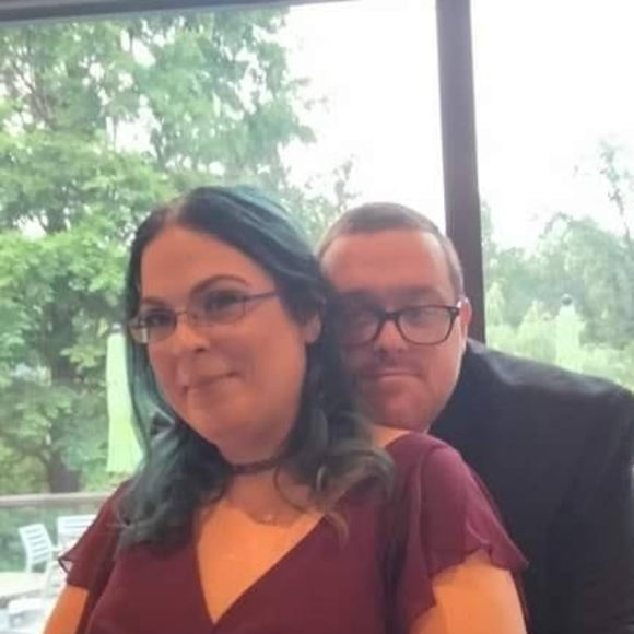 Profile Picture of Cindy Schneider (@cindycullen421) on Poshmark