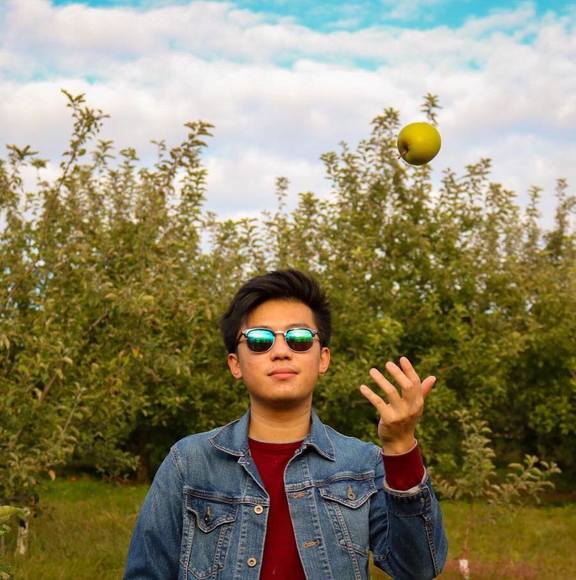 Profile Picture of Samuel Hsieh (@samuelhsieh728) on Poshmark