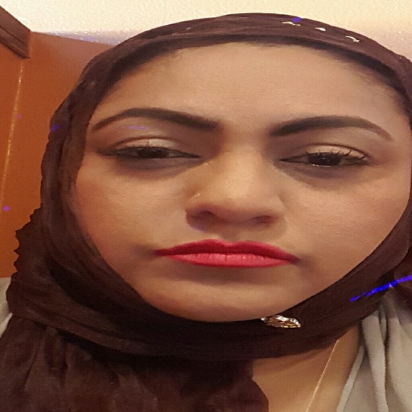 Profile Picture of Zabin Mohammed (@snowy16) on Poshmark