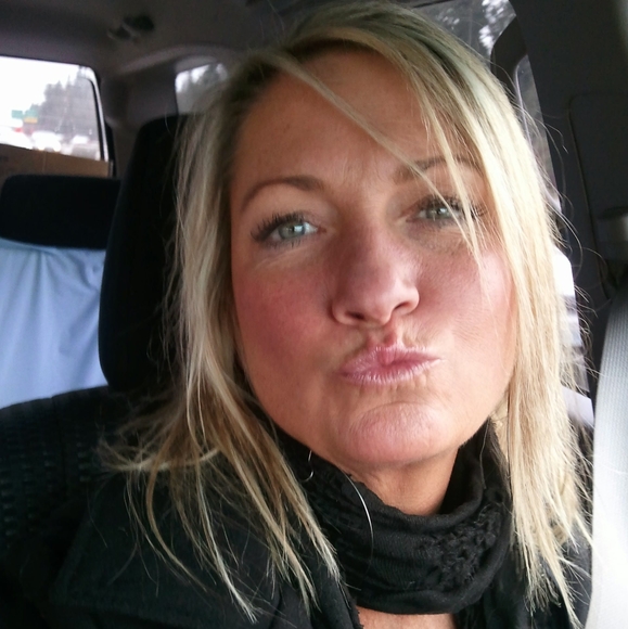 Profile Picture of Jacqueline Dawson (@msschif) on Poshmark