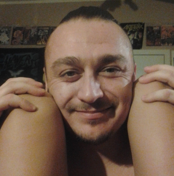 Profile Picture of Justin Robles (@justmadeitto44y) on Poshmark