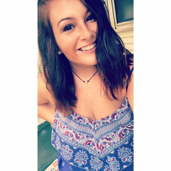 Profile Picture of Jessica Duncan (@jessica143bd) on Poshmark