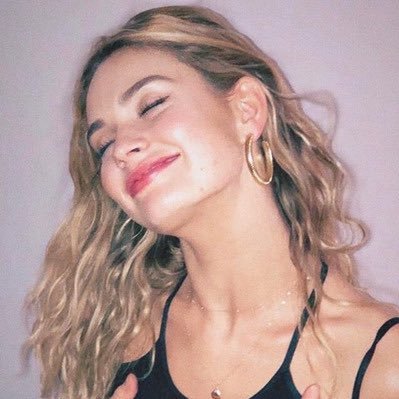Profile Picture of Zoe (@maiamtchls) on Twitter
