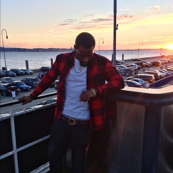 Profile Picture of James Fulton (@socold973) on Poshmark