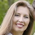 Profile Picture of Renee Carpenter (@rcarpenterhoude) on Instagram