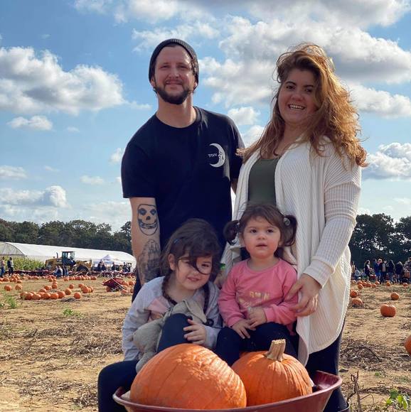 Suzie Bolger - Poshmark Profile Picture of Suzie Bolger (@suzieque821) on Poshmark