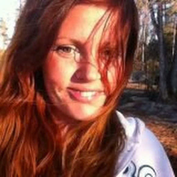 Profile Picture of Kimberly Rak (@kimieann1975) on Poshmark