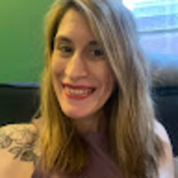 Profile Picture of Rebecca Renfroe (@beckyrenfroe503) on Poshmark