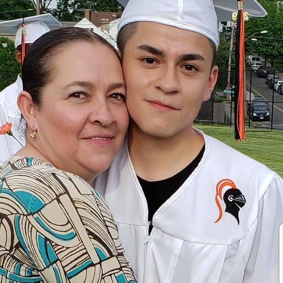 Profile Picture of Guadalupe Andrade valdivia (@guadalupeanva) on Poshmark