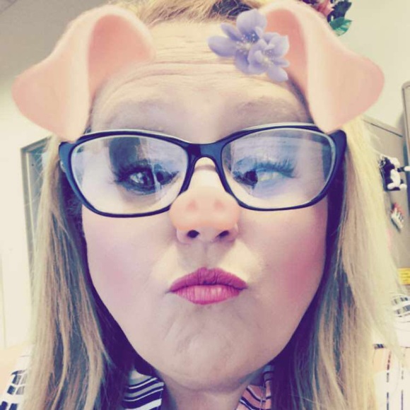 Profile Picture of Stacey Sciarrillo (@svensgirl) on Poshmark