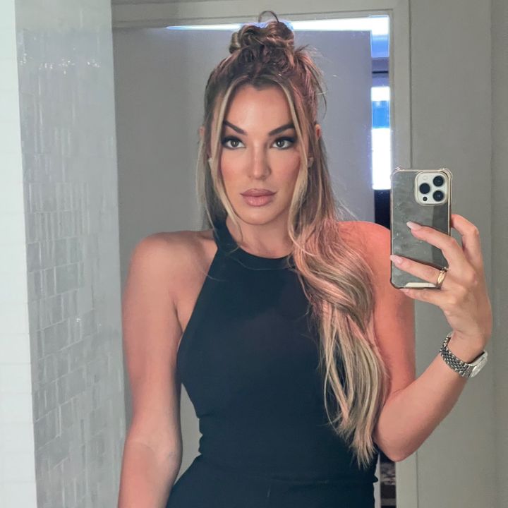 Profile Picture of Alex Hall (@alexxhall) on Tiktok