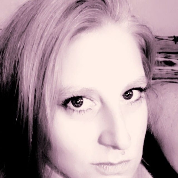 Profile Picture of Misty Wolfe (@mwolfe0717) on Poshmark