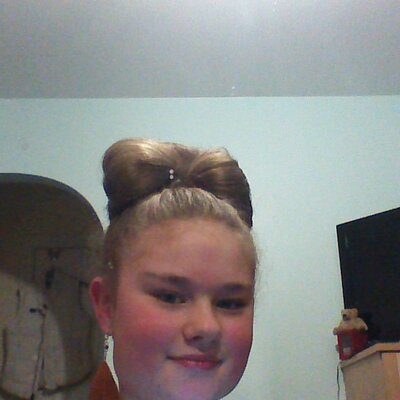 Profile Picture of Rebecca Ann Savidge (@savsav2012) on Twitter