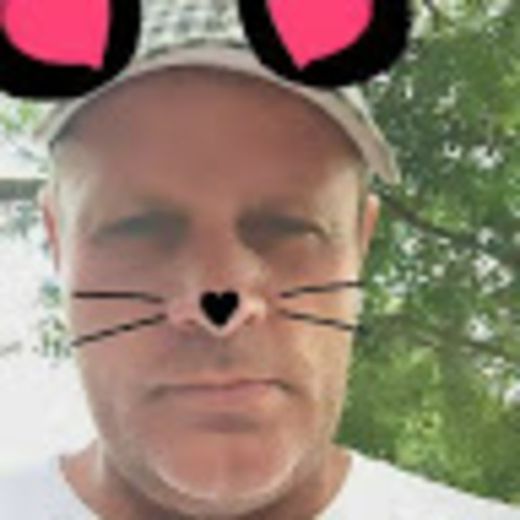 Profile Picture of Michael Lefevre (@michaellefevre) on Poshmark