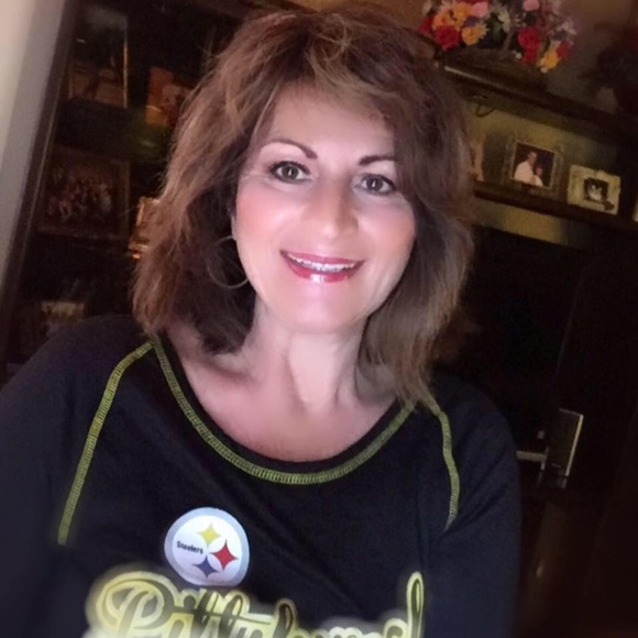 Profile Picture of Joyce Serafini (@joyfini126) on Poshmark