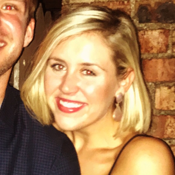 Profile Picture of Dixie Rinker (@dixierinker) on Poshmark