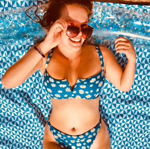 Profile Picture of Alexis Scaini-robinson (@lexishannah) on Poshmark