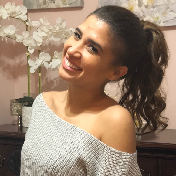 Profile Picture of Lisandra Lorenzo (@llorenzo2019) on Poshmark