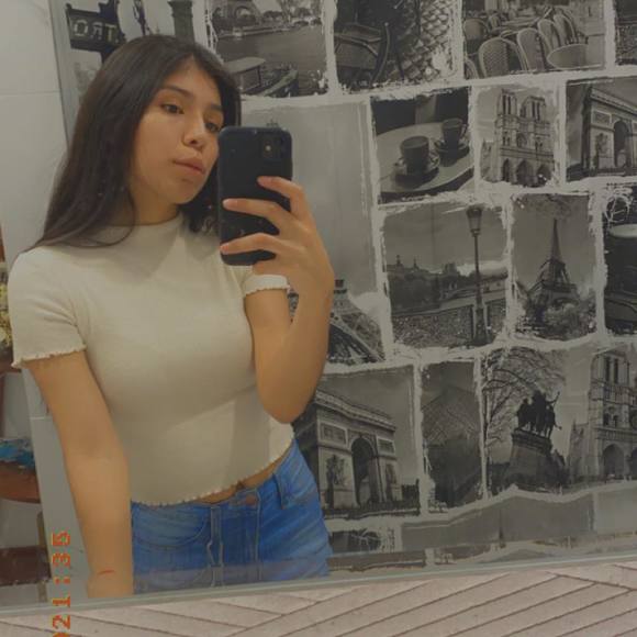 Profile Picture of Lucia Rubio (@sexybetch_15) on Poshmark