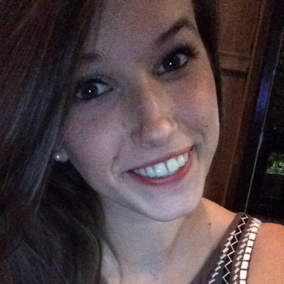 Profile Photo of Caitlin Boettcher (@caitlin_boe) on Poshmark