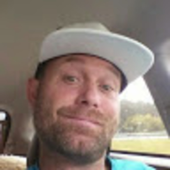 Profile Picture of Shawn Sinclair (@shawn10819) on Poshmark