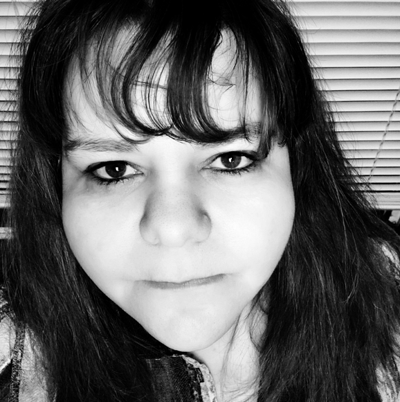 Profile Picture of Shauna Dotson (@shaunadotson) on Poshmark