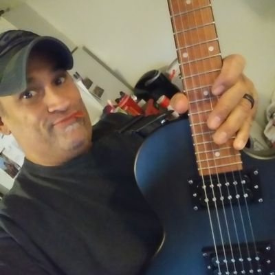 Profile Picture of Mike Stella (@Mik8282) on Twitter
